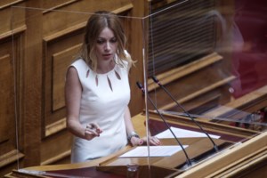 Ανεξαρτητοποιήθηκε η βουλευτής του ΜέΡΑ25, Αγγελική Αδαμοπούλου: Καταγγέλλει τον Βαρουφάκη για "οικογενειοκρατία" - εικόνα 3