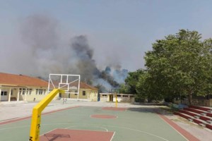 Φωτιά στη Μαγνησία: Επιχείρηση απεγκλωβισμού εργαζομένων σε εργοστάσιο στο Σέσκλο