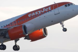 Αναγκαστική προσγείωση στο "Ελ. Βενιζέλος": Αεροπλάνο που είχε απογειωθεί από τη Λάρνακα εμφάνισε ράγισμα στον ανεμοθώρακα