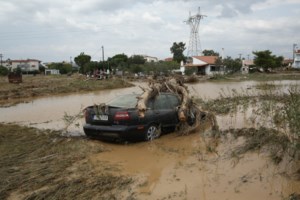 Κακοκαιρία Ιανός - Καρδίτσα: Πώς χάθηκαν τα ίχνη της 40χρονης που αγνόησε τις οδηγίες και πέρασε τον χείμαρρο - εικόνα 2