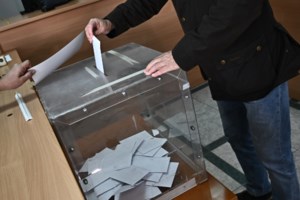 Δημοσκόπηση Pulse: Κατρακυλά ο ΣΥΡΙΖΑ, υπέρ της διαγραφής Σαμαρά οι ψηφοφόροι της ΝΔ - Μπαίνει στη Βουλή ο Κασσελάκης