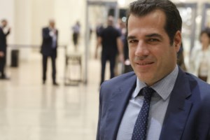 Θήβα: Το πρώτο βράδυ του Στέφανου Κασσελάκη στο στρατόπεδο - Οι εξετάσεις, ο θάλαμος με τους νεοσύλλεκτους και το συσσίτιο