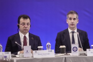 Ο Ιμάμογλου "πυροβολεί" τον Ερντογάν: Η μπαταρία σου άδειασε, ώρα να σου πούμε αντίο - εικόνα 2