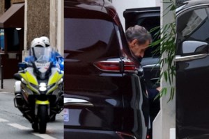 Το "Σ'αγαπώ" της Μπρούνι στον Σαρκοζί έπειτα από 20 μέρες στη φυλακή - Η κομψή εμφάνιση στα... μαύρα - εικόνα 4