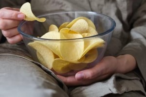 Γιατί οι άνδρες παίρνουν με διαφορετικό τρόπο βάρος από τις γυναίκες; Η απάντηση βρίσκεται στον εγκέφαλο