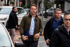 Εργαζόμενοι ρ/σ "Στο Κόκκινο": "Να σταματήσει το κλίμα τοξικότητας, απειλών και ρεβανσισμού- Συνάντηση με τον Κασσελάκη"