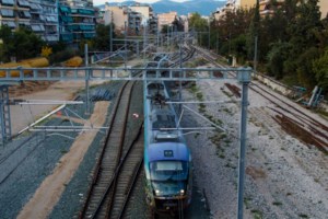 Αυτός είναι ο 51χρονος που εξαπατούσε ηλικιωμένους στην Αθήνα - Πώς άδειαζε τις τραπεζικές κάρτες τους - εικόνα 2