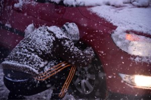 Κακοκαιρία Μπάρμπαρα: "Γέφυρα ζωής" για κοριτσάκι στην Εύβοια με υψηλό πυρετό- Άνοιξαν δρόμο τα εκχιονιστικά