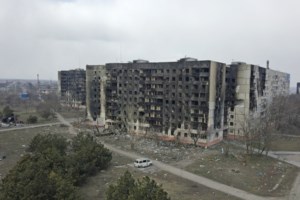 Μπούτσα: Έως και 300 πτώματα ενδέχεται να βρίσκονται σε ομαδικό τάφο κοντά σε εκκλησία, καταγγέλλει το Κίεβο - εικόνα 5