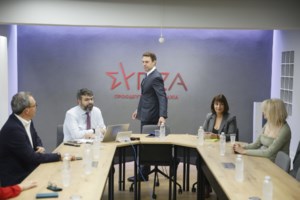 Συγκίνηση στη συνάντηση Κασσελάκη με πατέρα θύματος των Τεμπών: "Το παιδί μου είχε όνειρα"