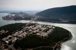 Τραγωδία στο Σχιστό: Τρεις νεκροί σε τροχαίο δυστύχημα