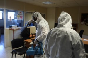 Φιάσκο με ακατάλληλες 27.000 μάσκες που μοιράστηκαν στα δημοτικά της Θεσσαλονίκης