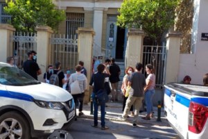 Καταδίκη 10 ετών στους τέσσερις Αφγανούς για τον εμπρησμό στη Μόρια