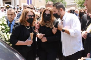 Συντετριμμένη η Μοιραράκη: Μιλά πρώτη φορά για την περιπέτεια του συζύγου της με τον καρκίνο - Πώς το είχε μάθει