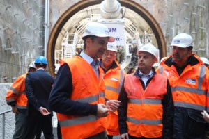 Περιοδεία Μητσοτάκη στην Κέρκυρα: Επισκέφθηκε την εμβληματική Villa Rossa και το Αρχαιολογικό Μουσείο [εικόνες] - εικόνα 3