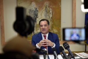 Το ξέσπασμα του Άδωνι Γεωργιάδη: "Μου φορτώσανε γυναίκες, μου φορτώσανε λεφτά, μου φορτώσανε ότι δέρνω την Ευγενία"
