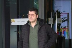 Επέστρεψε στην εκπομπή μετά τον στρεπτόκοκκο ο Λάμπρος Κωνσταντάρας: "Είναι ύπουλο, θέλει προσοχή"