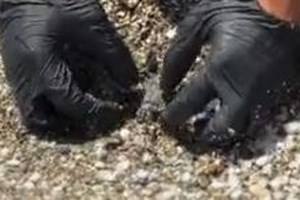 Η στιγμή που υδροστόβιλος "σάρωσε" την Φολέγανδρο - βίντεο