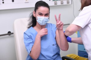 "Λευκά" Χριστούγεννα: Το 'στρωσε στα ορεινά των Τρικάλων [βίντεο]