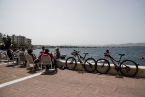 Η Κατερίνα Σακελλαροπούλου για καφέ με γιατρούς: "Ξαναζούμε μικρές χαρές της καθημερινότητας" [Εικόνες] - εικόνα 4