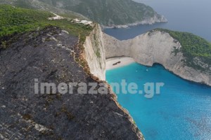 Το "κόκκινο πλοίο" στο Γύθειο, ένα ναυάγιο που κόβει την ανάσα [εικόνες και βίντεο] - εικόνα 5