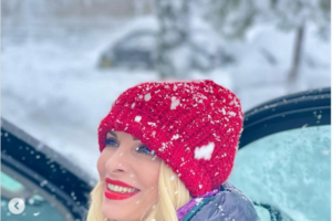 Σταματίνα Τσιμτσιλή: Απολαμβάνει την τρυφερή αγκαλιά του γιου της, Γιάννη [εικόνες] - εικόνα 2