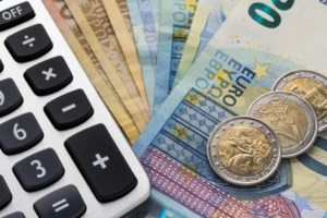 Μπαράζ μεταρρυθμίσεων με τρία νομοσχέδια του ΥΠΟΙΚ μέσα στο καλοκαίρι: Τελωνεία, νέοι δημοσιονομικοί κανόνες και κληρονομιές - εικόνα 2