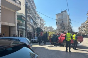 Αλεξανδρούπολη: Θρήνος στην κηδεία του 15χρονου που έπεσε στο κενό - "Λύγισαν" οι γονείς και ο ιερέας παππούς [εικόνες] - εικόνα 3