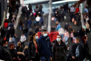 Κορονοϊός: Αυτές είναι οι τρεις υποπαραλλαγές που θα επικρατήσουν τον χειμώνα - Ποιες είναι οι διαφορές τους