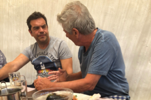 Με μάσκα ο Τσίπρας στη Ζάκυνθο:"Η κυβέρνηση είναι για τα πανηγύρια" - εικόνα 4