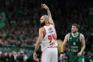 Παναγιά μου ένας Βεζένκοφ- Από άλλον πλανήτη, έβαλε 45 πόντους με 4 ρεκόρ στον διασυρμό της Μπάγερν από τον Ολυμπιακό (112-69)