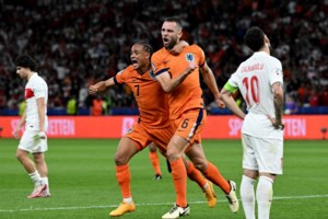 Ο Βίλντερς τρολάρει τον Ερντογάν και τους Τούρκους μετά τη νίκη της Ολλανδίας - "Γυρίστε πίσω στην Τουρκία" [βίντεο]