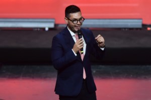 Ο Μωραΐτης τα βάζει με τον Βασίλη Κασσελάκη: Όλοι οι ξάδελφοι των προέδρων "πυροβολημένοι" είναι; - εικόνα 4