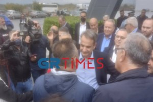 Μητσοτάκης στην Έδεσσα: Στηρίζουμε κοινωνία, νοικοκυριά γιατί η οικονομία μας υπεραποδίδει - Πρώτες αυξήσεις συντάξεων