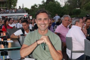 Κρήτη: Γάμος από άλλη εποχή - Η νύφη πήγε στην εκκλησία με τρίκυκλο [εικόνες - βίντεο]