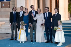 Οικογενειακά και ελληνικά τα Χριστούγεννα των Ντε Γκρες - Η ανάρτηση της Μαρί Σαντάλ με το γιορτινό τραπέζι - εικόνα 2