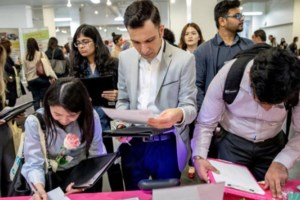 Κορονοϊός: Ξεπέρασαν τους 15.000 οι νεκροί στις ΗΠΑ - Πάνω από 400.000 τα κρούσματα