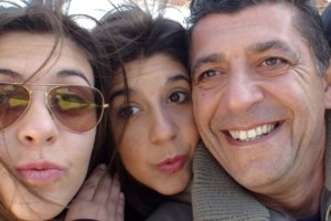 Συγκλονίζει η κόρη του Μανώλη Καντάρη που δολοφονήθηκε για μια κάμερα: "14 χρόνια χωρίς εσένα μπαμπά και ζεις ακόμα μέσα μας"