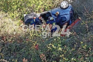 Θεσσαλονίκη: Τράκαραν ταξί με μηχανή και ο δικυκλιστής άφησε με μπουνιά τον ταξιτζή αναίσθητο – Σοκαριστικό βίντεο