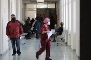 Επιδημία πλαστών πιστοποιητικών εμβολιασμού: Πληθαίνουν οι καταγγελίες σε όλη τη χώρα - Τσουχτερά πρόστιμα και κυρώσεις