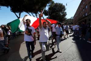 Αναζωπύρωση των κρουσμάτων κορονοϊού: 7.071 μολύνσεις στην Γαλλία, 2.988 στη Βρετανία - εικόνα 2