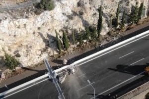 Φιάσκο στην Ολυμπία οδό: Μεγάλη ταλαιπωρία για τους οδηγούς την Κυριακή - Πότε θα ανοίξουν οι λωρίδες κυκλοφορίας [Βίντεο]