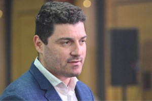 "Σύντροφοι, δεν πάει άλλο": Αποχωρεί από τον ΣΥΡΙΖΑ και ο Νίκος Μπελαβίλας