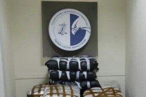 Ελευσίνα: Άντρας σε αμόκ, καταδίωξε λυσσαλέα την πρώην σύντροφό του - Την εμβόλισε εφτά φορές [βίντεο]