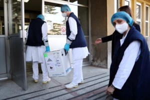 Το ελπιδοφόρο ταξίδι των εμβολίων στην Ευρώπη: Ξεκίνησαν τα φορτηγά για τις 27 χώρες - Βίντεο της Κομισιόν - εικόνα 2