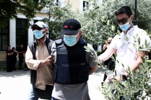 Δίκη ψευτογιατρού: Δήλωσε ασθένεια και έμεινε στο κελί του - Ξεσπούν οι συγγενείς των θυμάτων - εικόνα 4