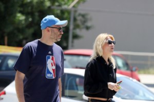 Φαίη Σκορδά: Νέα εμφάνιση με καυτό σορτσάκι, μαζί με τον σύντροφό της [Εικόνες] - εικόνα 2