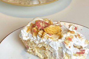 Συνταγή: Θεϊκό γλυκό ψυγείου ρολό μπισκότο - Με απαλή υφή και αέρινη σαντιγί - εικόνα 2