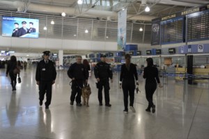 "Δεν ήμουν εγώ": O Ρώσος Youtuber απαντάει για τα μέιλ και τις απειλές για βόμβες - Είχε καταγράψει τον ξυλόδαρμό του - εικόνα 3