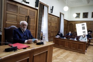 Ο Νίκος Παππάς έχει "μήνυμα": Σε δύσκολη θέση μετά τα SMS Καλογρίτσα - "Νίκο μου, καμάρι μου, λεβέντη μου..."